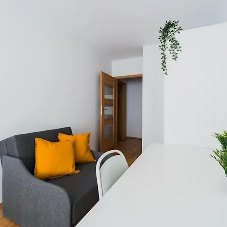 New Apartment-old Town-4 Rooms-new Building-garage 公寓 弗罗茨瓦夫