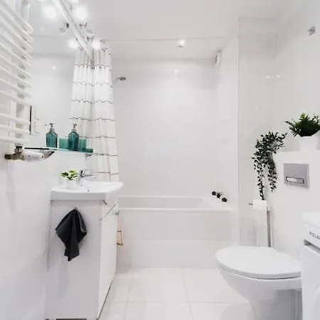 New Apartment-old Town-4 Rooms-new Building-garage 公寓 *