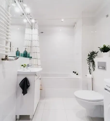 New Apartment-old Town-4 Rooms-new Building-garage Apartman *