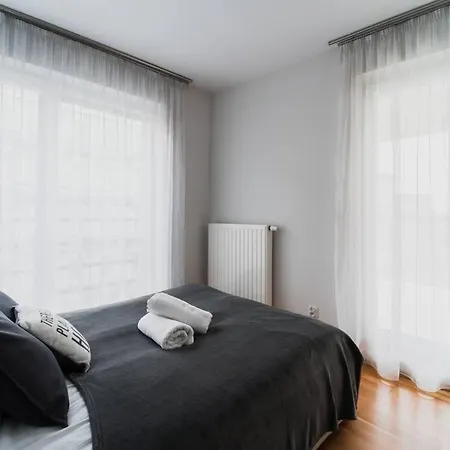 Apartament New Apartment-old Town-4 Rooms-new Building-garage