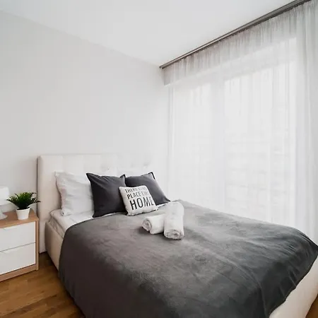 New Apartment-old Town-4 Rooms-new Building-garage